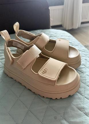 Жіночі босоніжки ugg