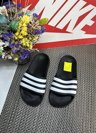 Оригинальные шлепанцы adidas