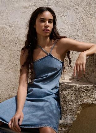Джинсовые платье миди без рукавов на тонких асимметричных бретелях zara