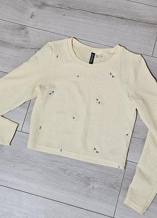 ​ніжно-жовтий кроп-топ у рубчик з вишивкою h&m divided, лонгслів кофта розмір s