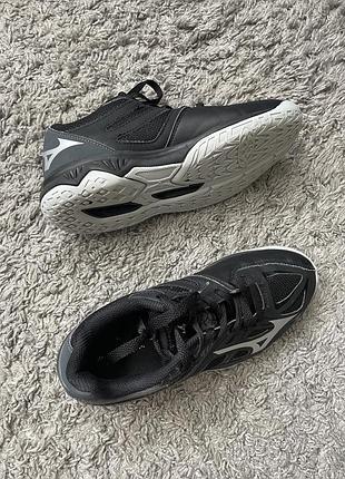 Кросівки mizuno для хлопчика розмір 35-36