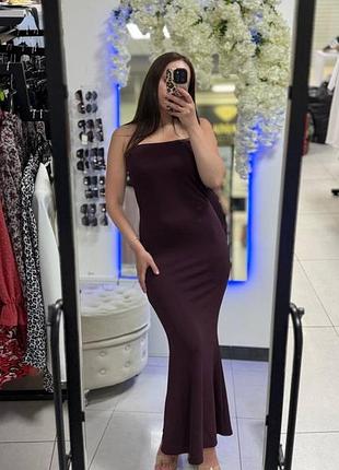 Довга силуетна сукня максі zara