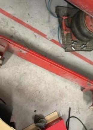 Бу усилитель переднего бампера mercedes benz w168, a1686201234