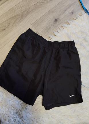 Круті шорти nike  на зріст 152-164 см