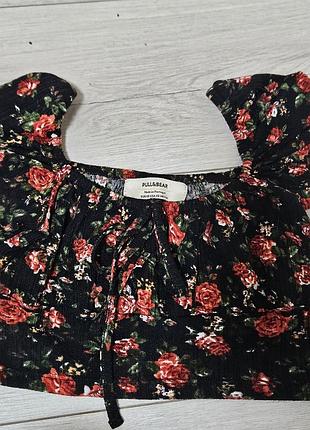цветочный кроп-топ в рубчик pull &amp; bear, летняя блуза кофточка с открытыми плечами размер xs