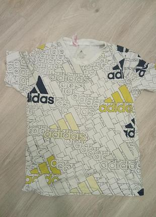 Футболка adidas монограммная