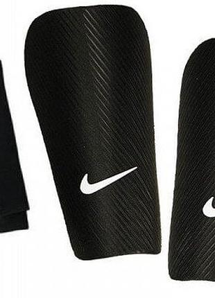 Щитки nike nk j guard-ce черный дит s (рост 150-160 см)