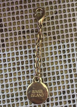 Брелок river island 140грн