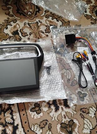 Автомагнітола 10дуймів на форд ескорт 2014/2018р 2/32 gb
андроїд авто карплей+камерою заднього виду.
