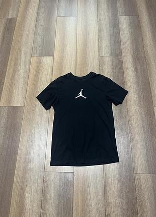 Футболка від jordan