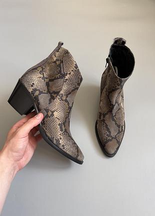 Казаки donna carolina 41(26cm) buffalo new rock sendra isabel