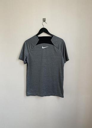 Nike футболка чоловіча спортивна оригінальна розмір м