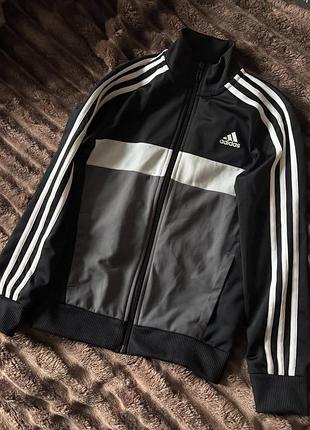 Кофта adidas на 7-8 років