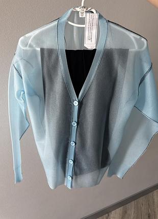 Кардиган zara limited edition. є бірка не вдягнена ні разу річ. стилізується класно з білизною темного кольору