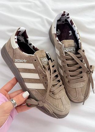 Adidas spezial
