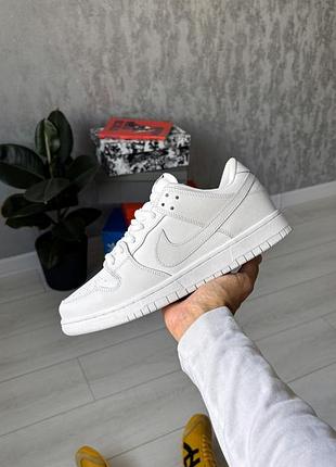 Nike dunk low "triple white"