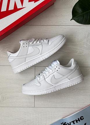 Nike dunk low "triple white" 3