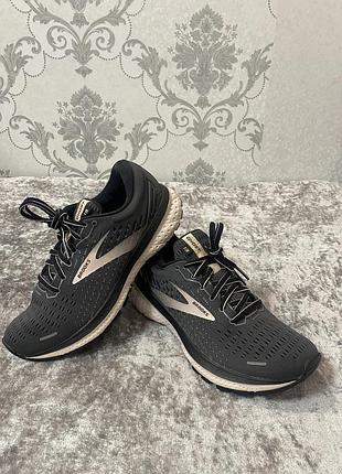 Кросівки brooks