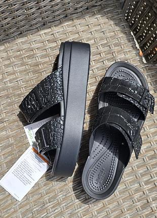 Шлепки crocs brooklyn w7-37/38