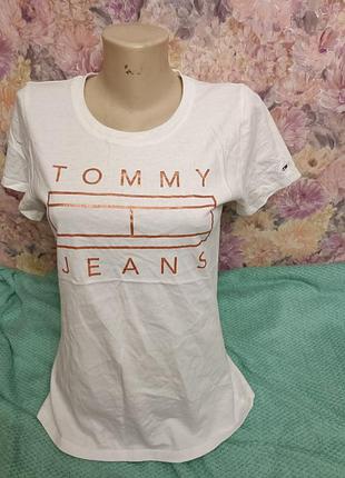 Tommy hilfiger футболка классная