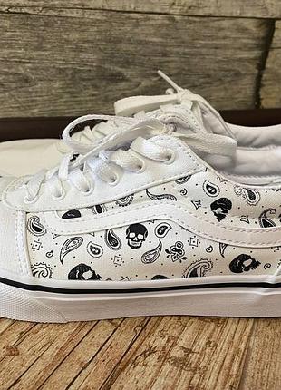 Білі кеди vans