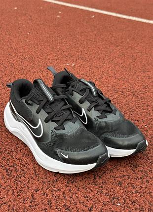 Nike cosmic runner gs
