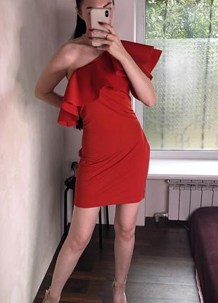 Сукня по фігурі