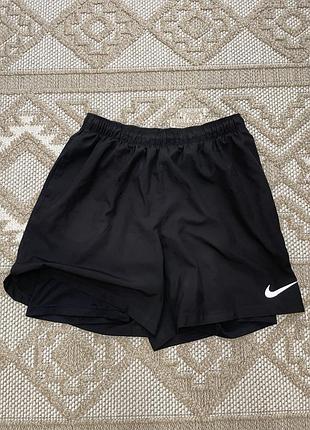 Чоловічі спортивні шорти nike