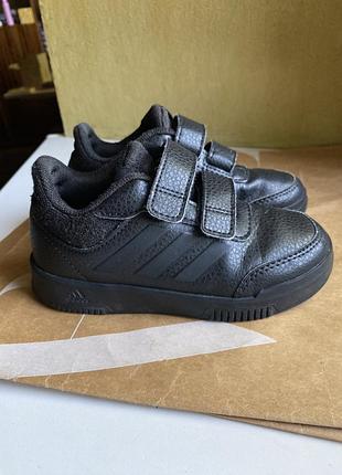 Кроссовки adidas 28 размер