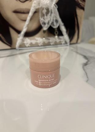 Clinique moisture surge™ 100h auto-replenishing hydrator — популярний інтенсивно зволожувальний гель-крем для обличчя тривалої дії
