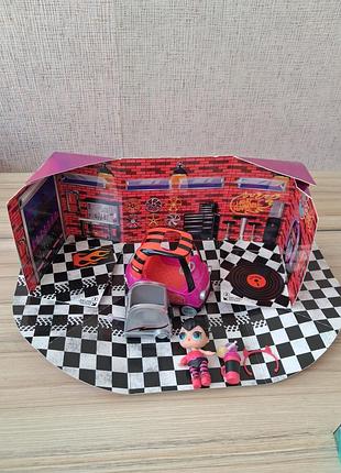 Ігровий набір lol surprise furniture 4 b. b. auto shop (mga entertainment, сша) автомагазин лол сюрприз з лялькою spice леді - перчинка