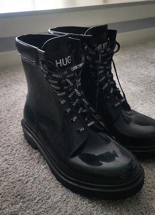 Hugo, 37 розмір