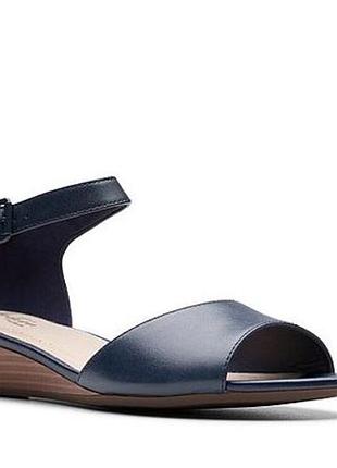 Р.37 clarks шкіряні босоніжки оригінал