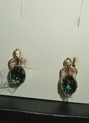 Серьги xuping «изумрудная элегантность» с зеленым камнем
