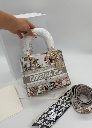 Dior lady d-lite embroidered 20x17x8