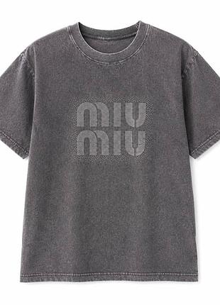 Женская футболка miu miu с стразами, серая