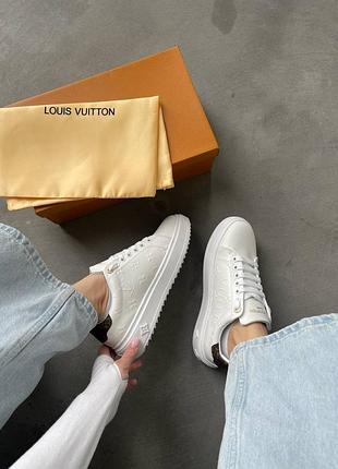Lv time out white premium