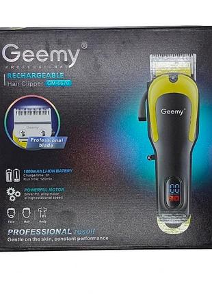 Профессиональная машинка для стрижки gm-6670 аккумуляторная led-дисплей + 4 насадки