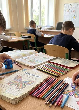 Олівці кольорові 24 кольори (24 олівці) для малювання, розфарбовування та творчості