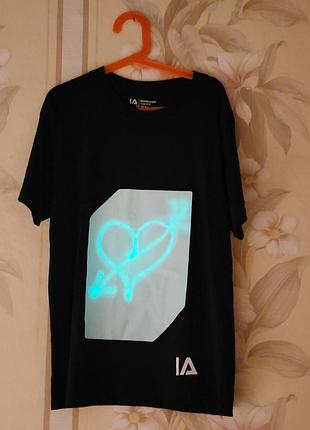 Інтерактивна футболка illuminated apparel — малюй світлом у темряві!