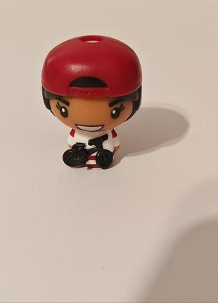 Kinder joy paula – funko streetstyle surprise  toy figure
