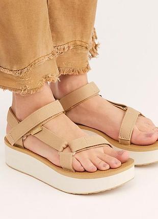 Teva flatform universal  женские летние сандалии/босоножки на платформе/танкетке