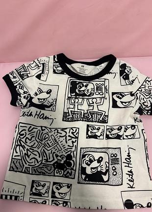 Дитяча футболка з колаборації disney x keith haring,  бренд h&m.
