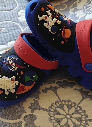 Сабо крокси skechers