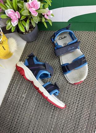 Оригинальные босоножки сандалии кожаные на липучке clarks