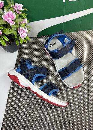 Оригинальные брсоножки сандалии на липучках кожаные clarks