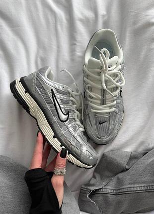 Стильні жіночі кросівки nike p-6000 silver metallic