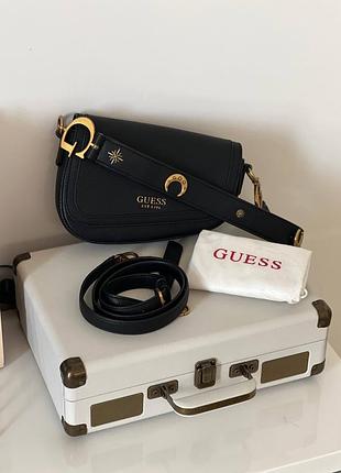 Сумочка guess черная с золотистой фурнитурой