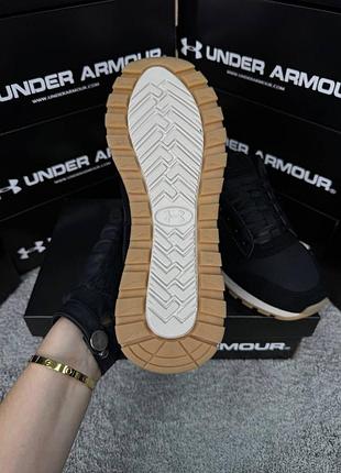 Under armour essential runner black beige 5