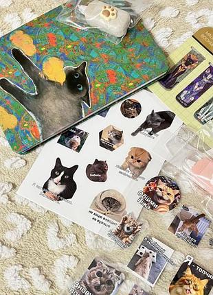 Ц канцелярії з котиками! блокнот (клітинка) з котиками! наклейки вінілові! наклейки з мемами☺️блокноти, маркери, набори, альбоми!